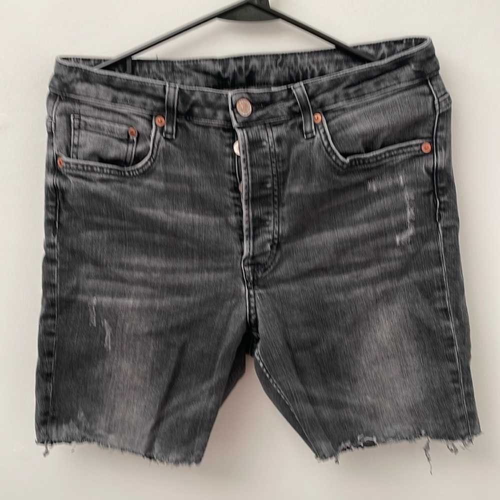 H&M Cut Off Jeans
